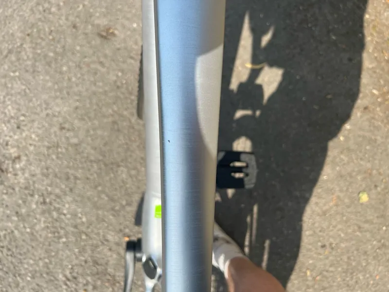 Specialized VADO SL 5.0 BRUSHED ALUMINUM/BLACK REFLECTIVE Small 2022 Paint Chip-2